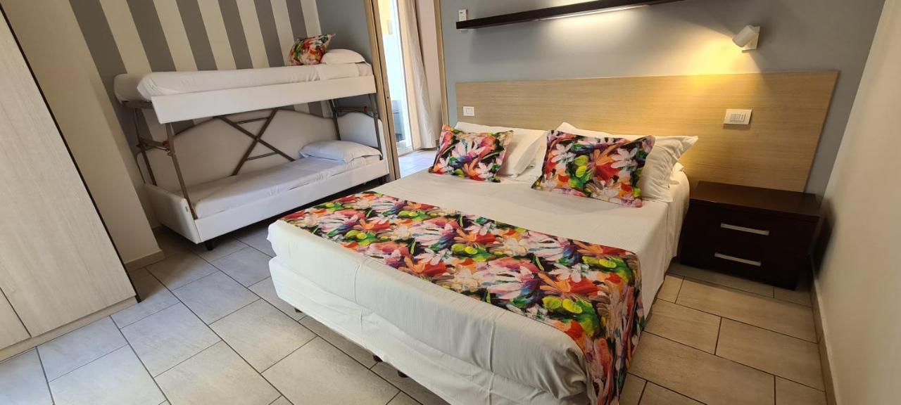 Rubino Apartments A 100Metri Dal Mare Riccione Kültér fotó