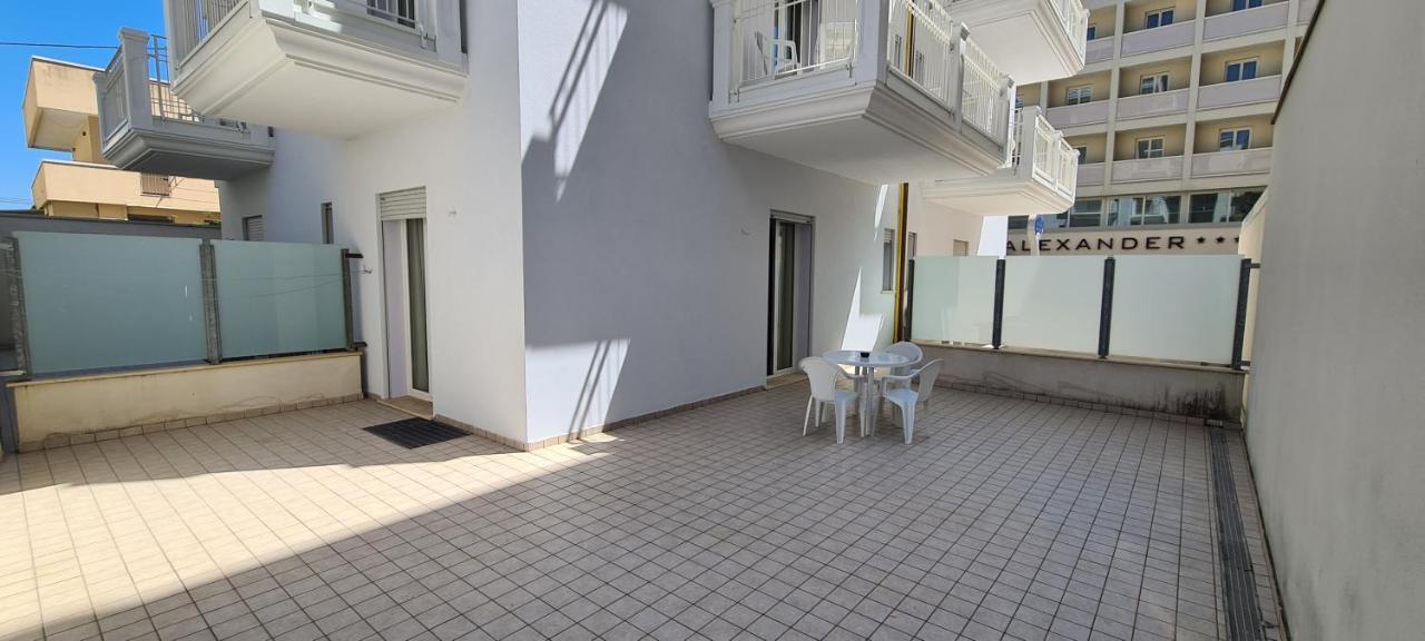 Rubino Apartments A 100Metri Dal Mare Riccione Kültér fotó
