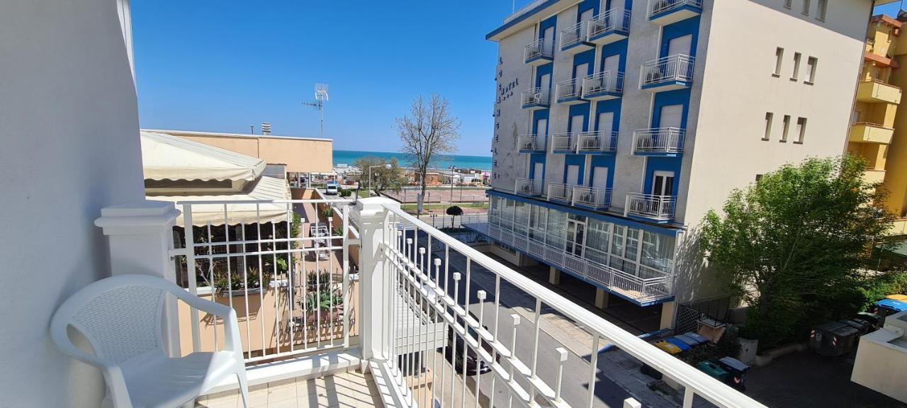 Rubino Apartments A 100Metri Dal Mare Riccione Kültér fotó