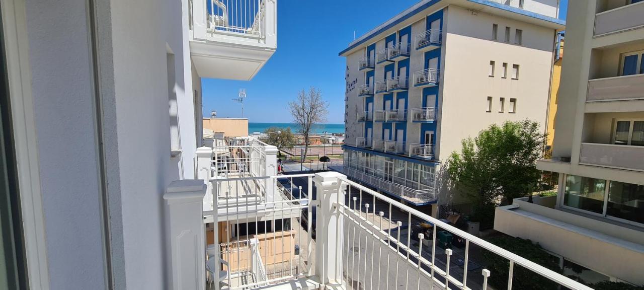 Rubino Apartments A 100Metri Dal Mare Riccione Kültér fotó