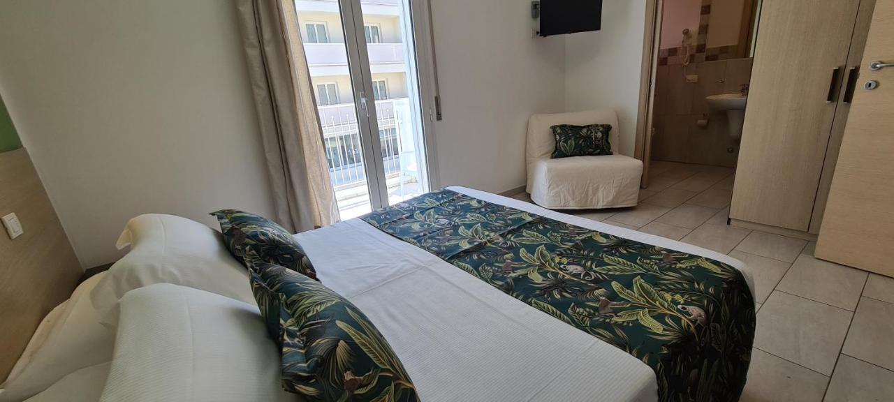 Rubino Apartments A 100Metri Dal Mare Riccione Kültér fotó
