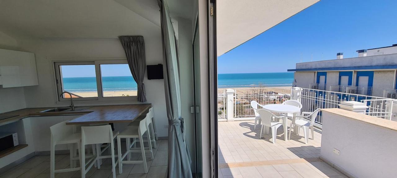 Rubino Apartments A 100Metri Dal Mare Riccione Kültér fotó