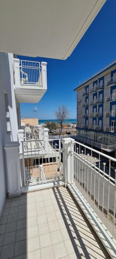 Rubino Apartments A 100Metri Dal Mare Riccione Kültér fotó