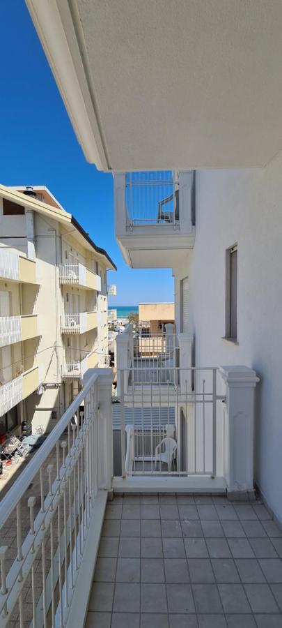 Rubino Apartments A 100Metri Dal Mare Riccione Kültér fotó