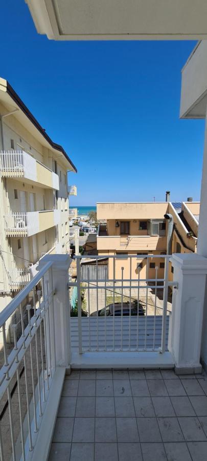 Rubino Apartments A 100Metri Dal Mare Riccione Kültér fotó
