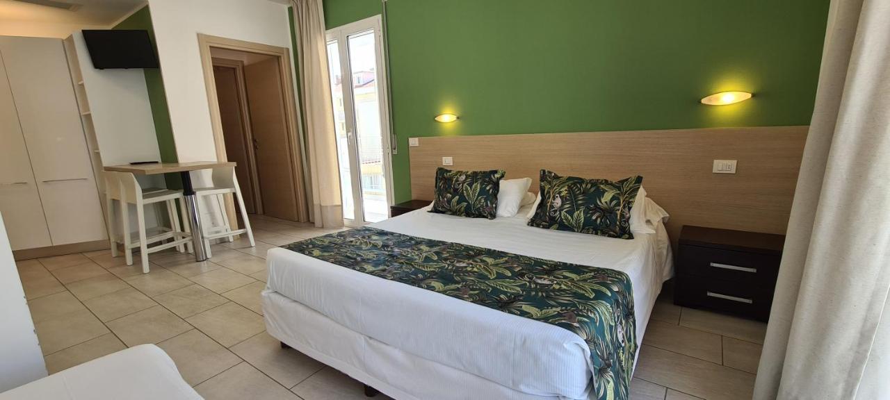 Rubino Apartments A 100Metri Dal Mare Riccione Kültér fotó