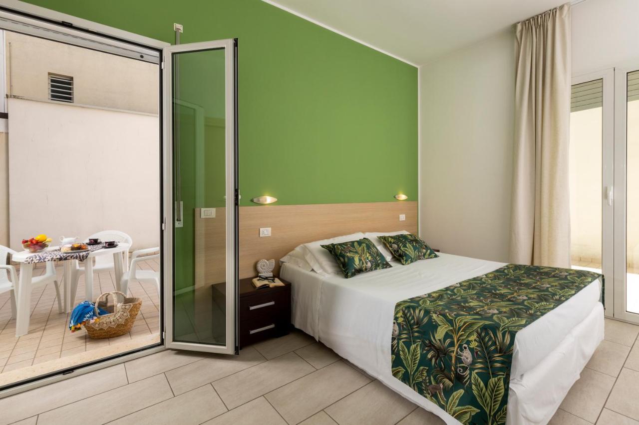 Rubino Apartments A 100Metri Dal Mare Riccione Kültér fotó