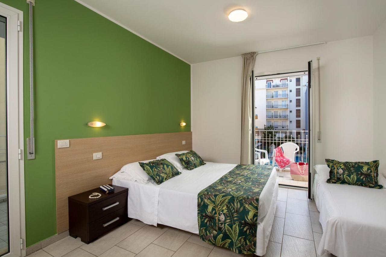 Rubino Apartments A 100Metri Dal Mare Riccione Kültér fotó