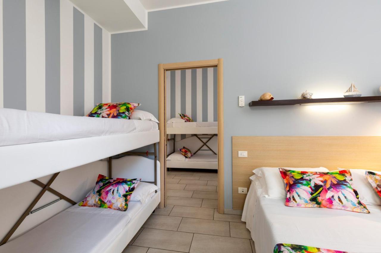 Rubino Apartments A 100Metri Dal Mare Riccione Kültér fotó