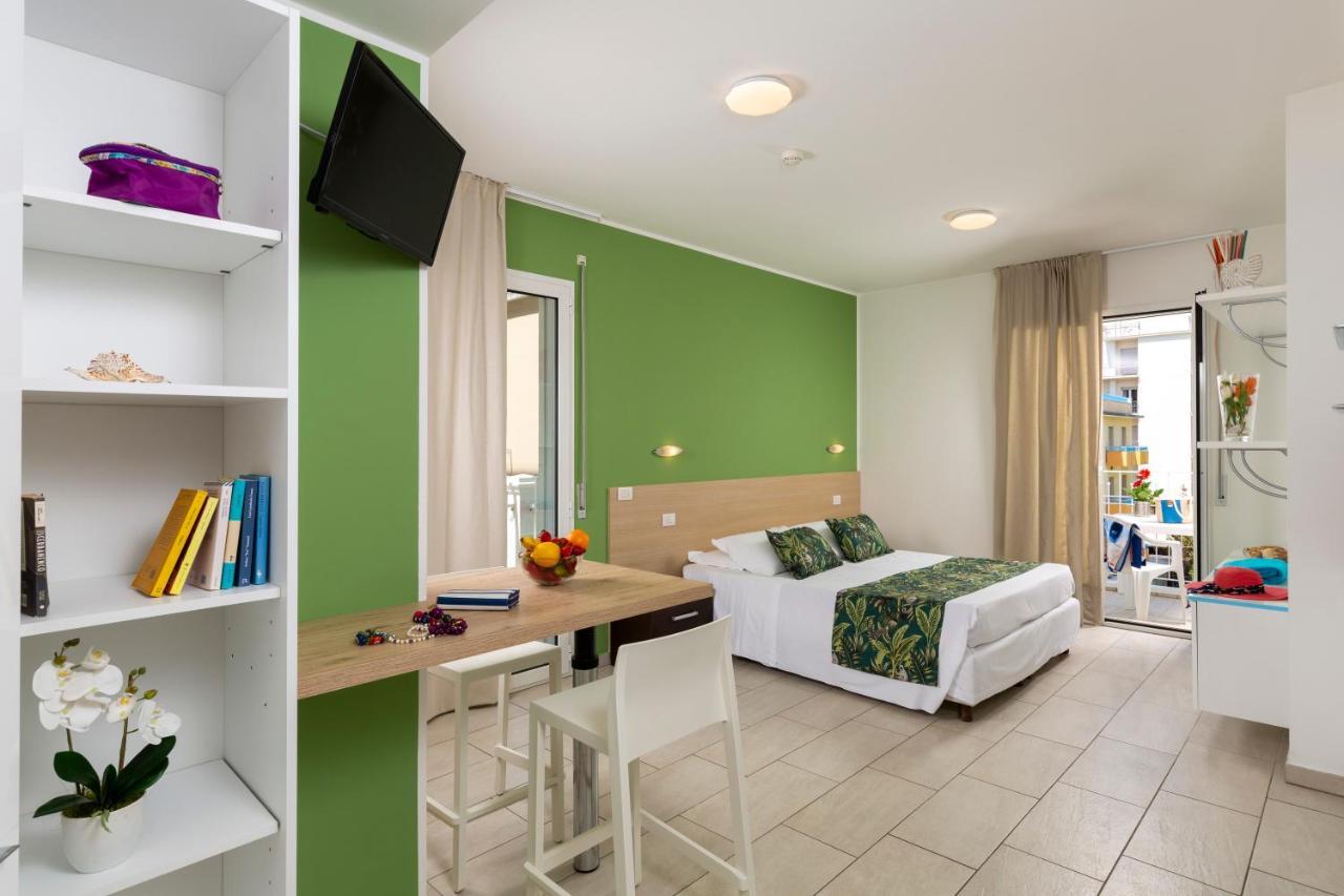Rubino Apartments A 100Metri Dal Mare Riccione Kültér fotó