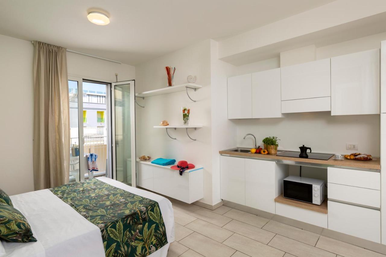 Rubino Apartments A 100Metri Dal Mare Riccione Kültér fotó