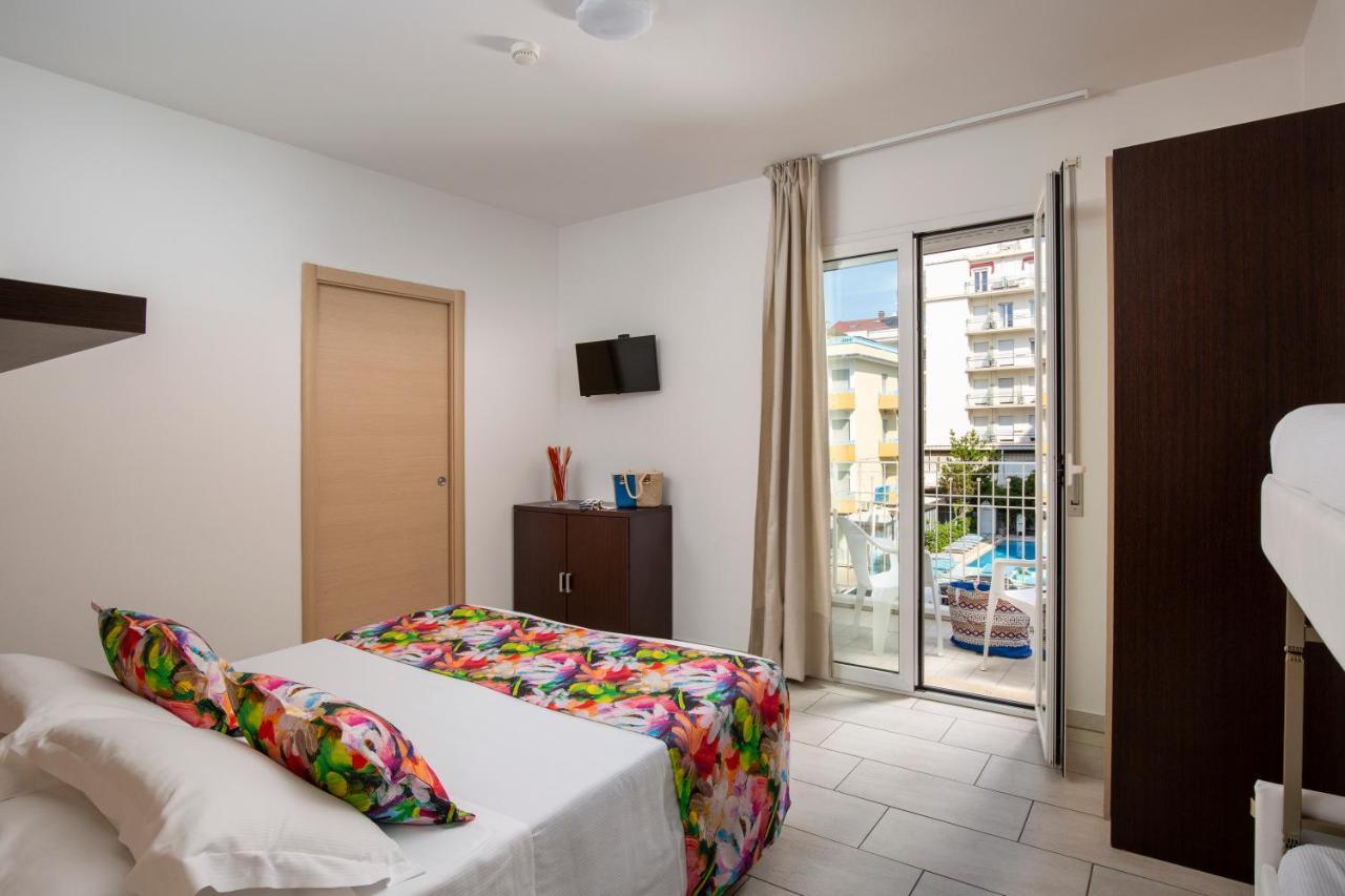 Rubino Apartments A 100Metri Dal Mare Riccione Kültér fotó