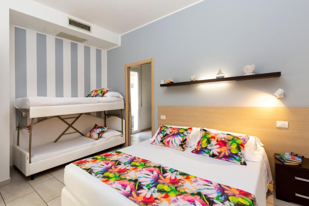 Rubino Apartments A 100Metri Dal Mare Riccione Kültér fotó