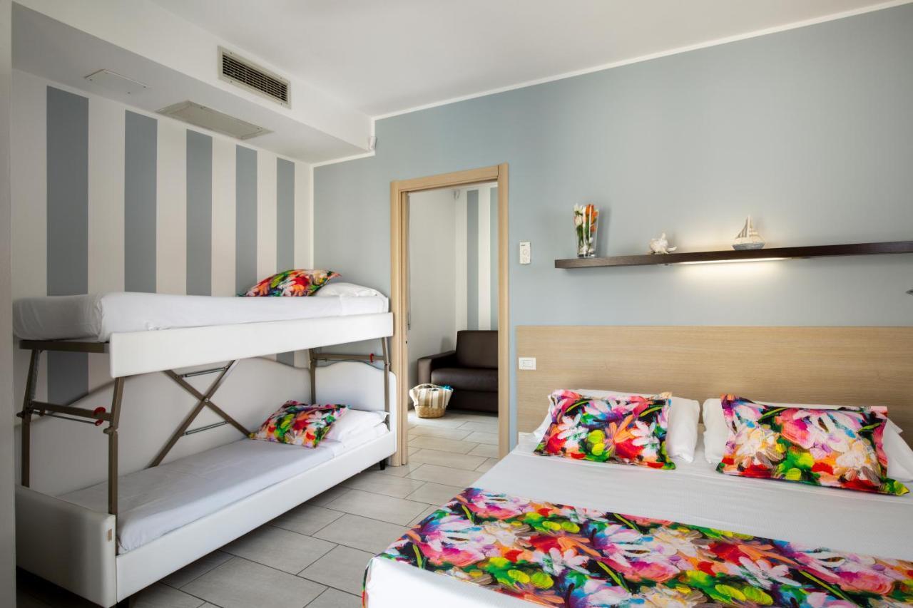 Rubino Apartments A 100Metri Dal Mare Riccione Kültér fotó